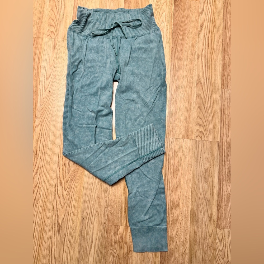 PINK Victoria's Secret set of 3 Ribbed Leggings in Navy, Teal, and Purplish/Gray - Picture 6 of 12